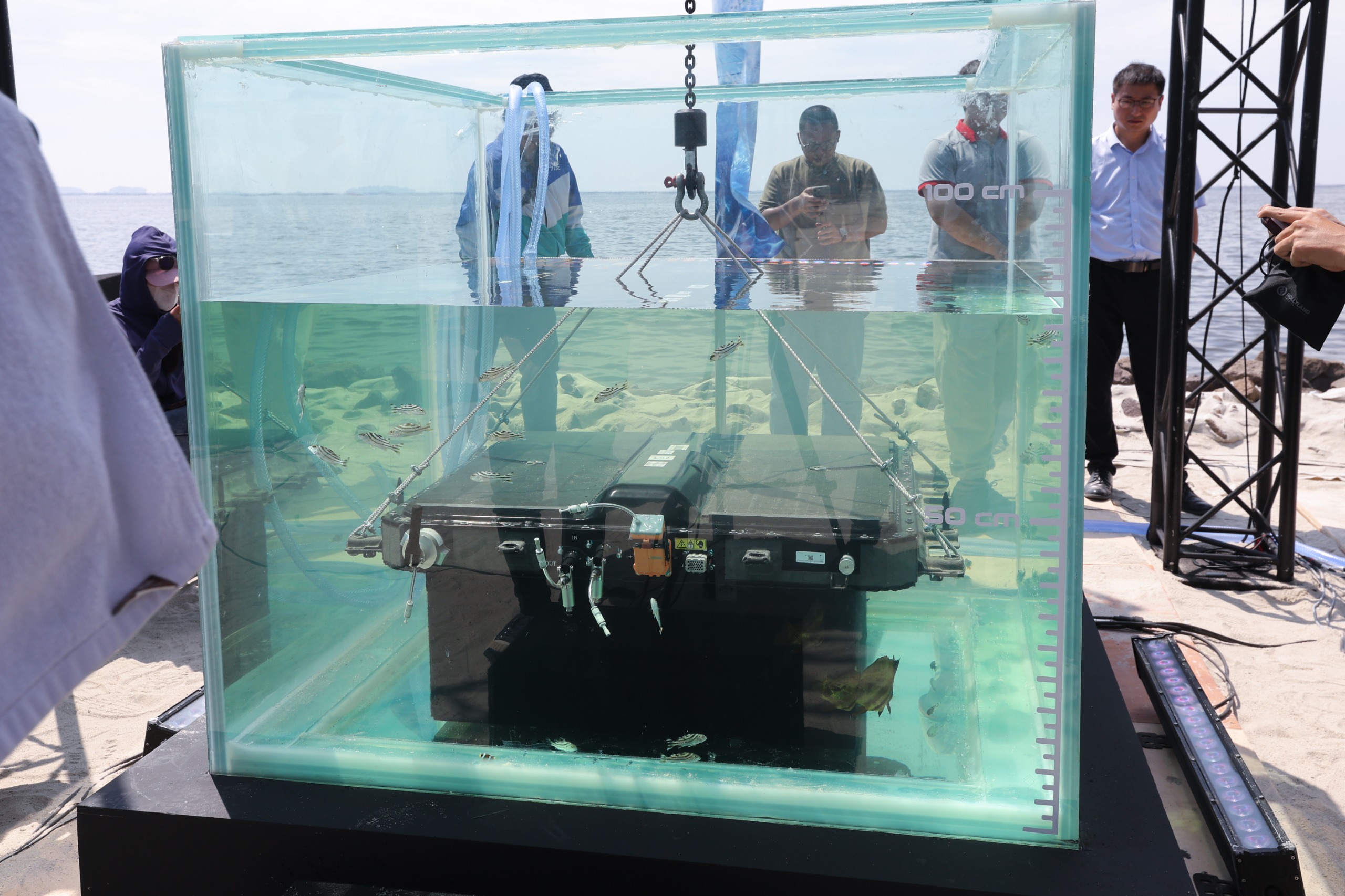 Buktikan Ketangguhan Baterai Chery Safety, Indonesia Jadi Panggung Global Pengujian Ekstrem Perendaman 48 Jam di Air Laut-image